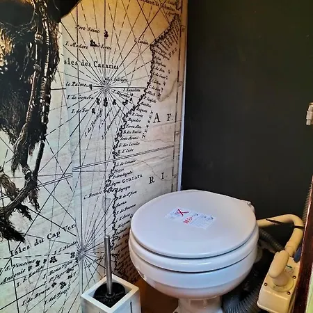 Πλωτό κατάλυμα Canarian Pirat Arrecife (Lanzarote)